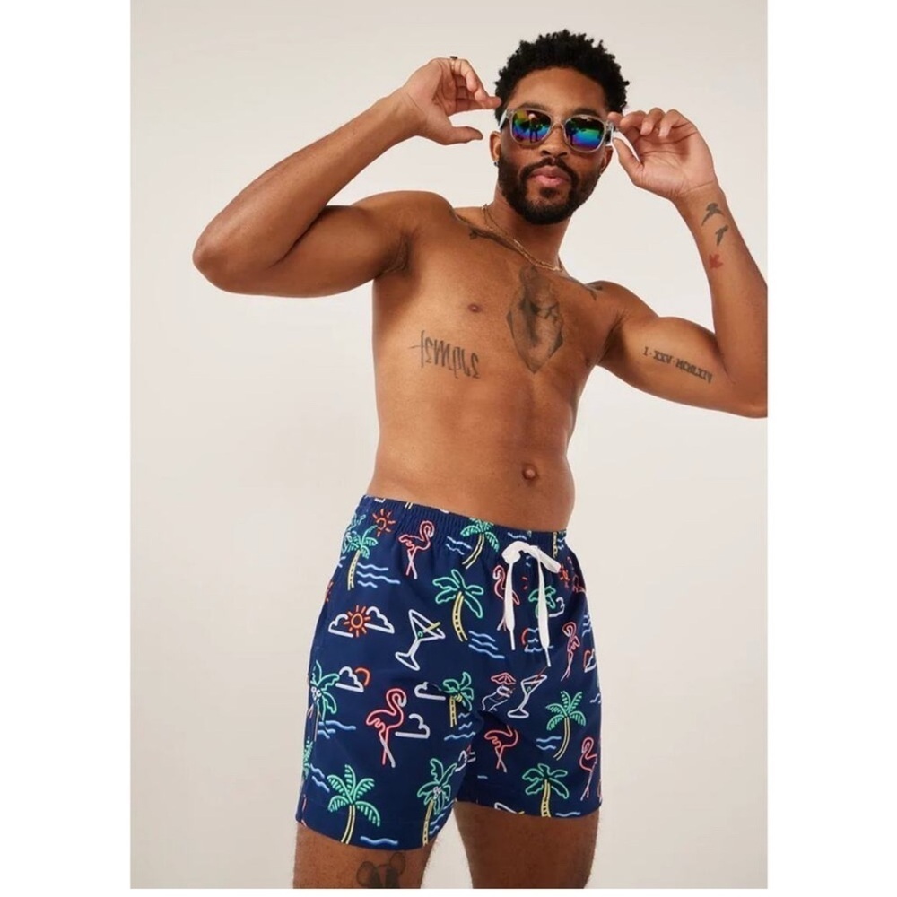 NWT Chubbies The Neon Lights Classic Swim Trunk 5.5” Navy Size XL